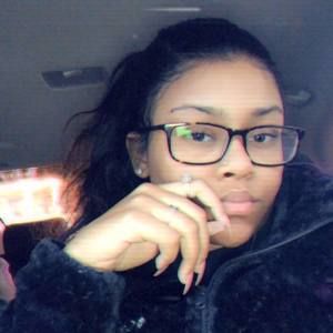 Meet your Posher, Monique